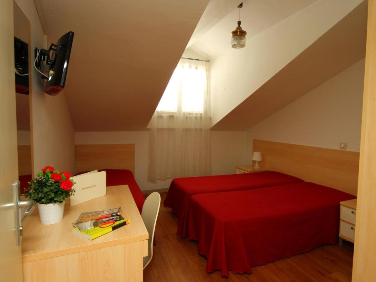 Villa Lauda B&B Rimini Exterior photo