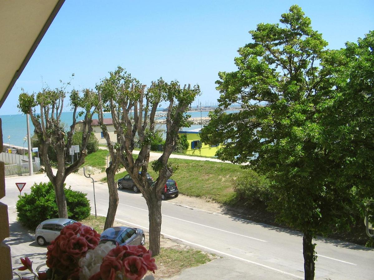 Villa Lauda B&B Rimini Exterior photo