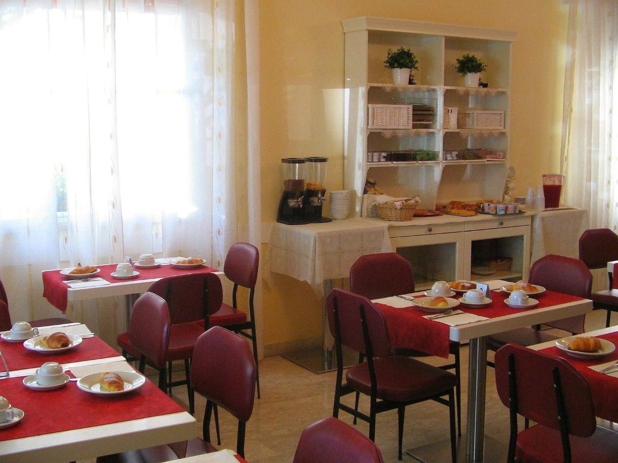 Villa Lauda B&B Rimini Exterior photo