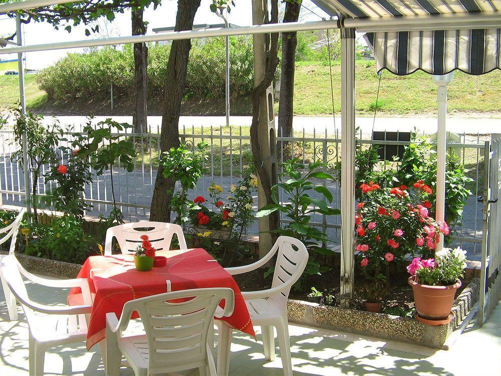 Villa Lauda B&B Rimini Exterior photo