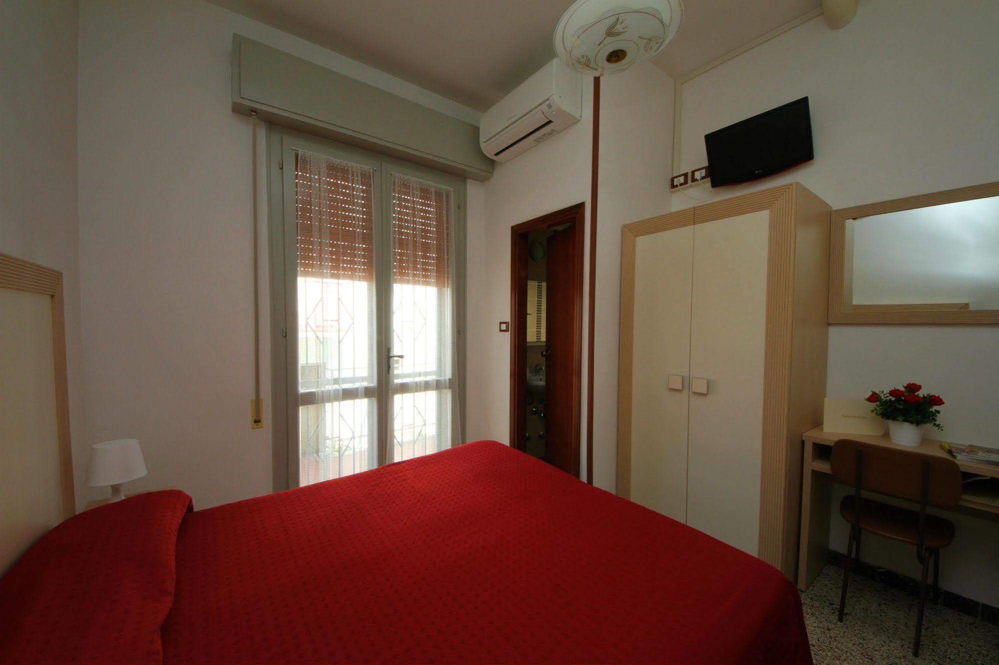 Villa Lauda B&B Rimini Exterior photo