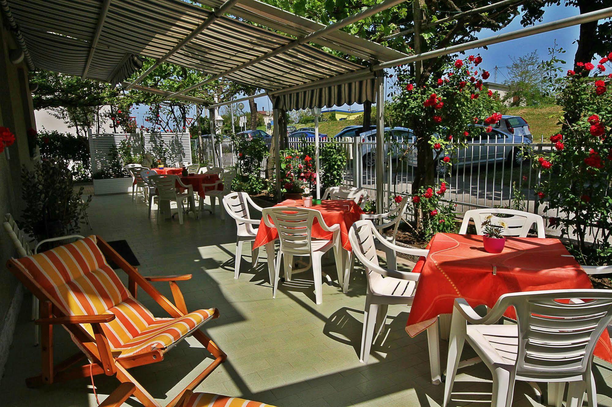 Villa Lauda B&B Rimini Exterior photo